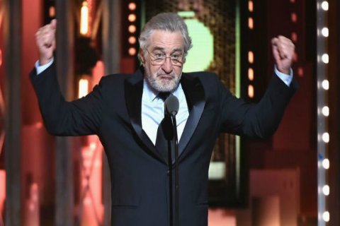 Robert De Niro Shouts ‘F*** Trump’ During Tony Awards, Gets Standing Ovation